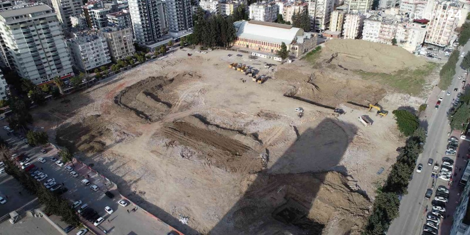 Adana’da Millet Bahçesi’nin yapımına başlandı